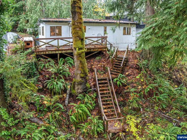 829 N Sundown Dr, Otis, OR 97368