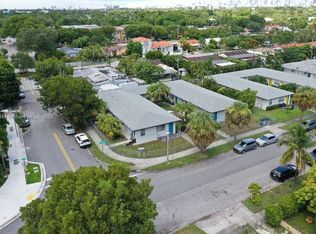 2499 SW 27th St APT 9, Miami, FL 33133
