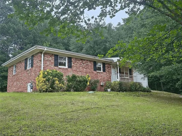 6271 Mountain Ct SE, Mableton, GA 30126