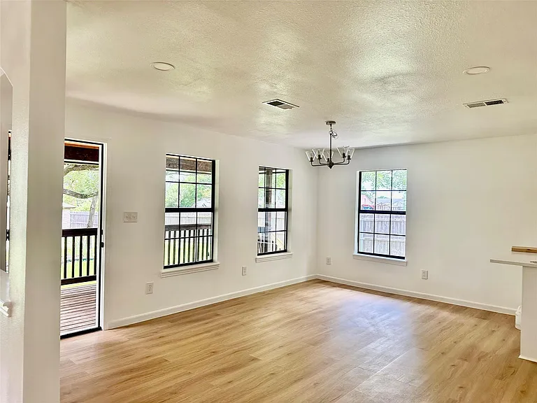 1612 Buttercup Rd — Photo 8