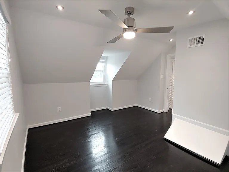 2216 Harvard Dr — Photo 18