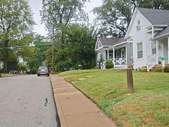 5th image of 8909 W Pendleton Ave