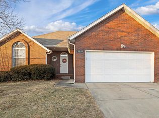 3261 E Lark St, Springfield, MO 65804