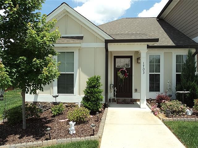 1st image of 1707 Stonebriar Dr NE