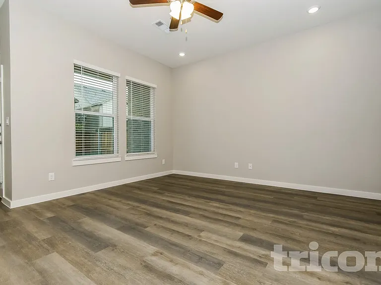 5464 Sandstone Dr — Photo 6