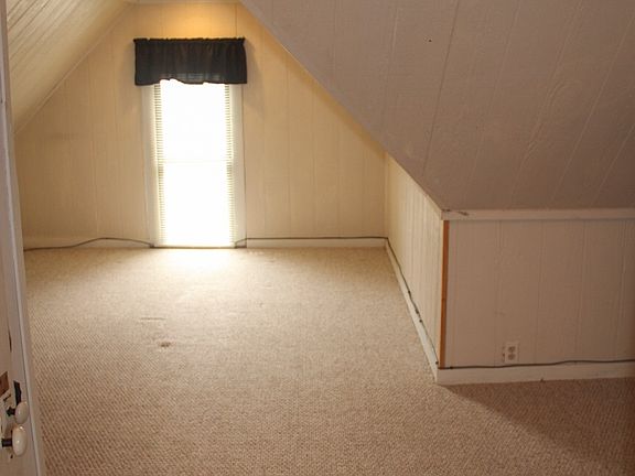 5th image of 809 E Adams St