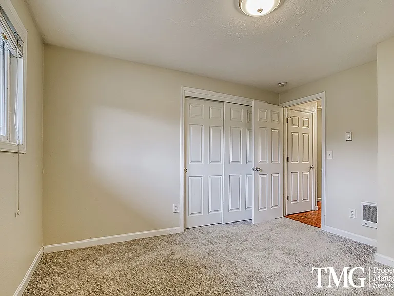 Jackson Court Apartments — Photo 36