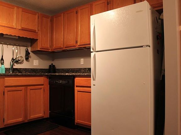 5th image of 18 Randolph Dr