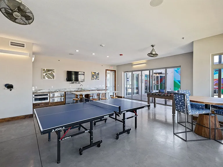 Great space to entertain guests and friends!