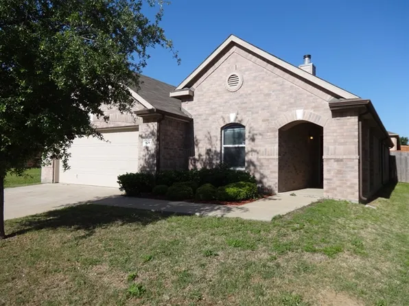 820 Bee Creek Ln, Fort Worth, TX 76120