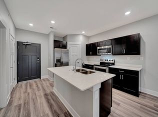 7155 S 29th St #205, Lincoln, NE 68516