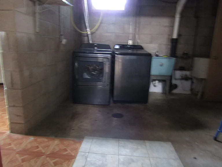 1820 Shiffler Ave — Photo 17