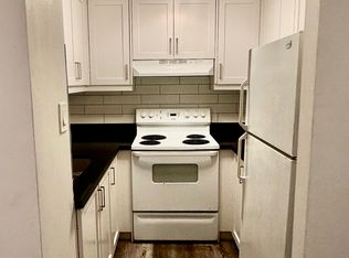 99 Bellevue Ave #14, Toronto, ON M5T2N8