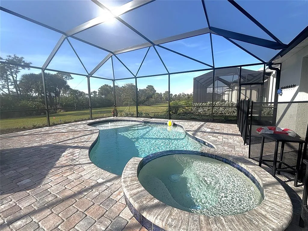 2 bed, 2.5 bath, 1850 sqft, $9,500 — Photo 2