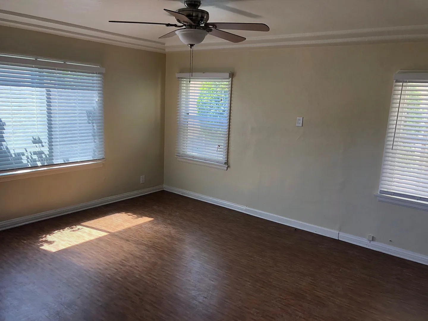 8. 940 Pacific — Photo 3