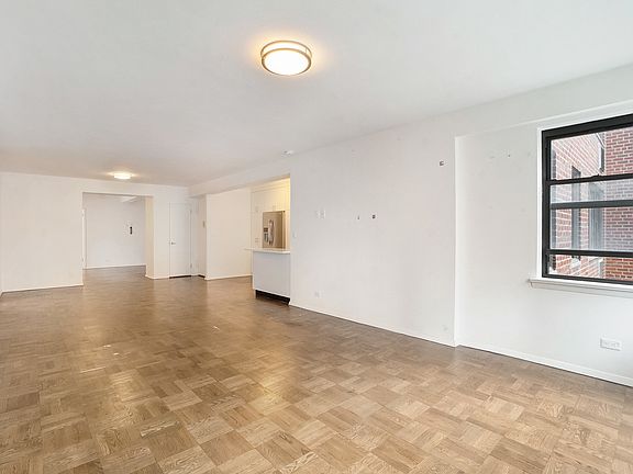 3rd image of 20 Beekman Pl #9FG