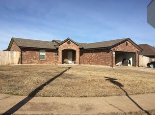 1401 SE 7th St, Moore, OK 73160
