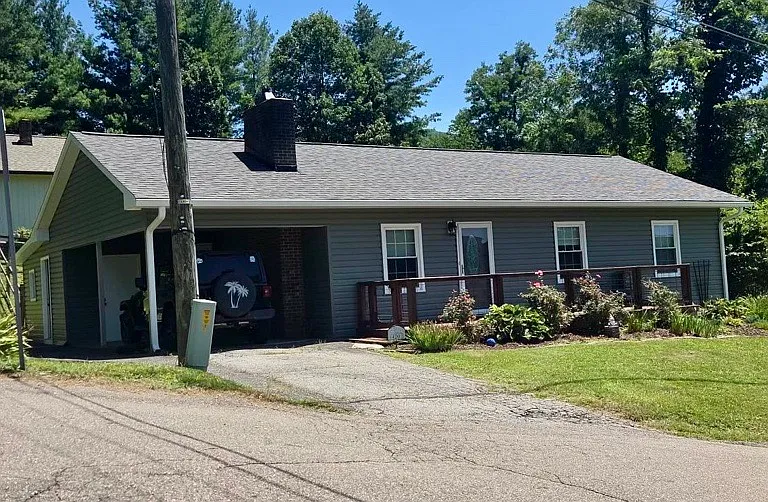420 Sunset Dr — Photo 1