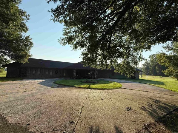 1421 Highway 195 N, Blevins, AR 71825