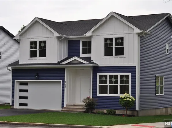 312 Lambert Ave, Northvale, NJ 07647