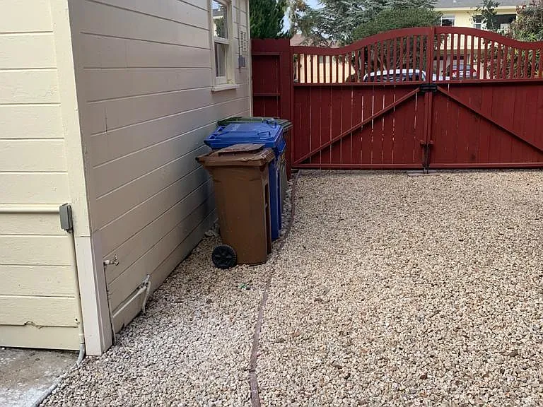 725 Lyndon St — Photo 17
