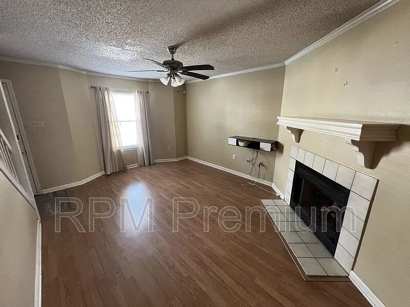 2 bed, 2.5 bath, 1062 sqft, $1,375 — Photo 4
