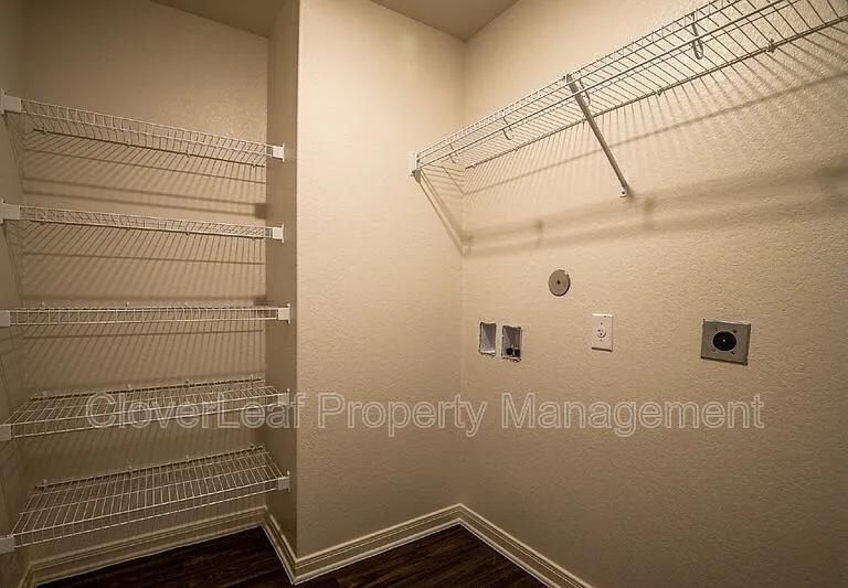 4031 Trail De Paris — Photo 34