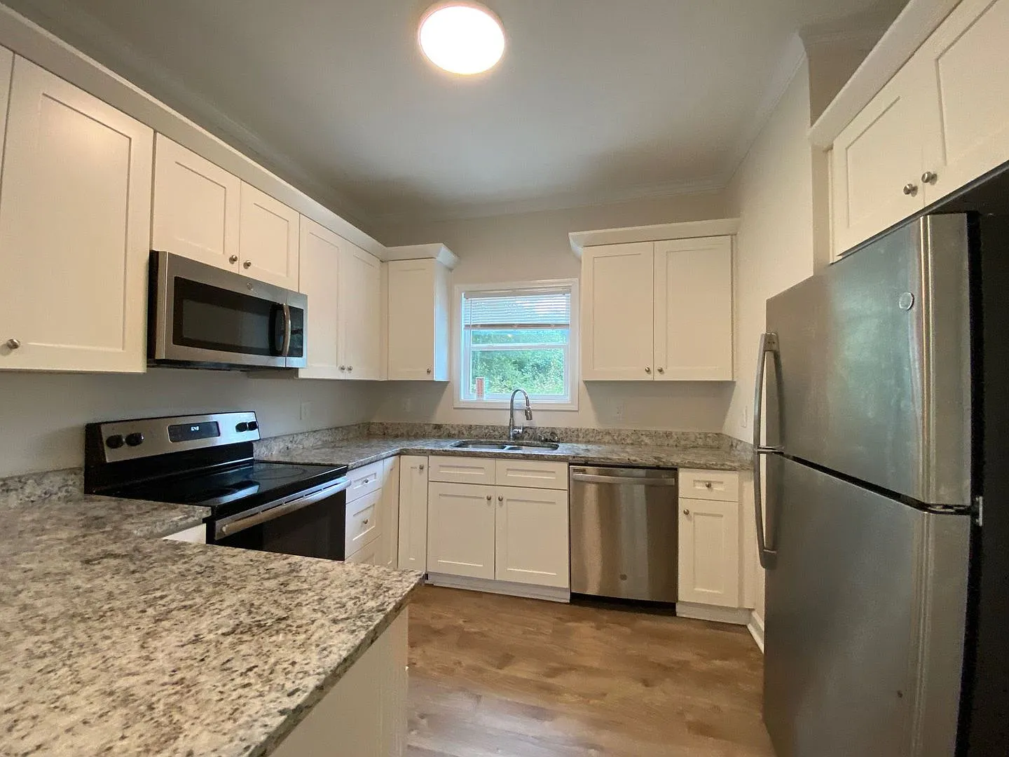 Pre-Leasing For August 9th 2027! — Photo 3