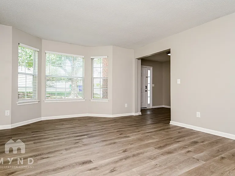 2238 Waters Run — Photo 6