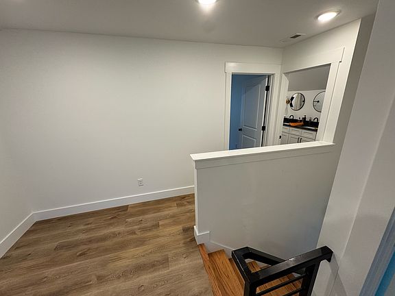 4th image of 1311 W 45th St #B