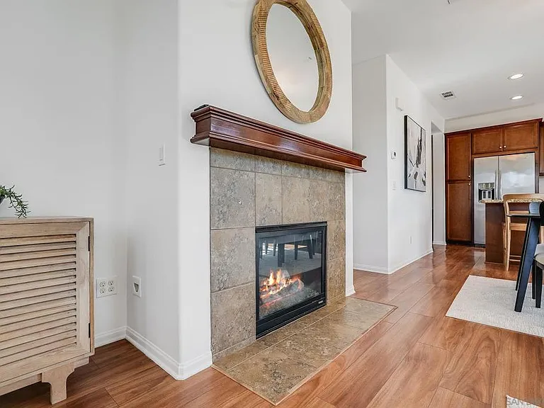 1876 Champagne Ct #5 — Photo 40