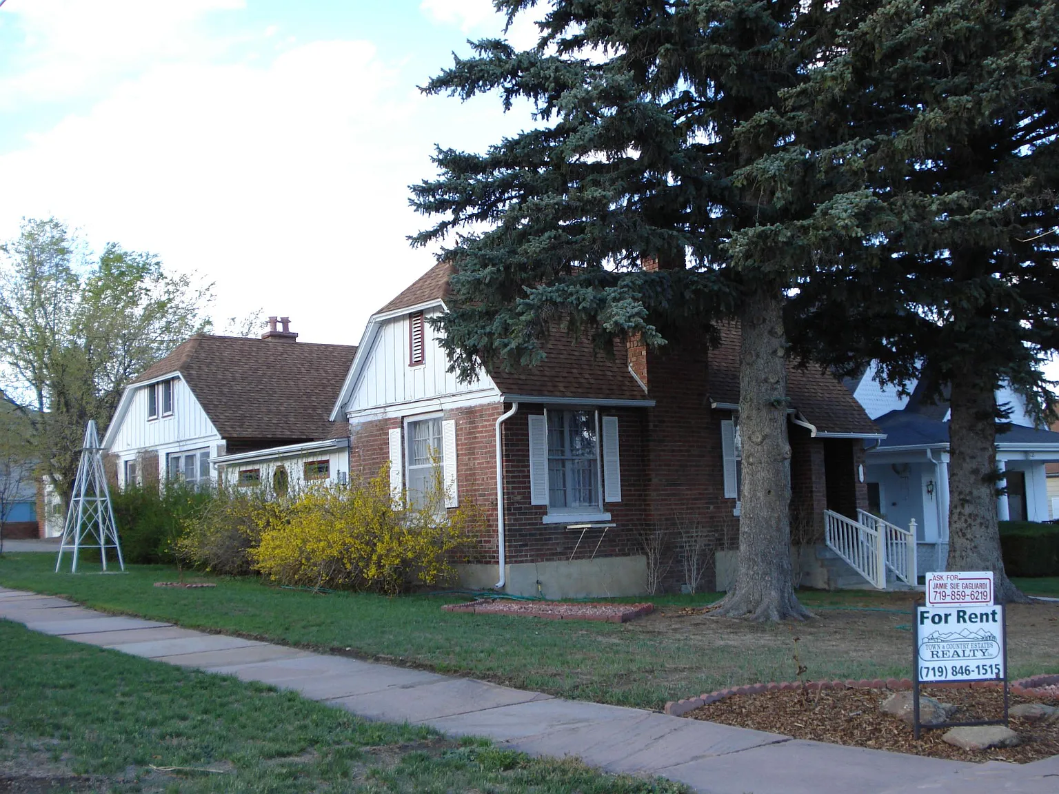 2 bed, 2000 sqft, $1,600 — Photo 2