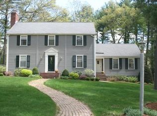 5 Daventry Ct, Lynnfield, MA 01940
