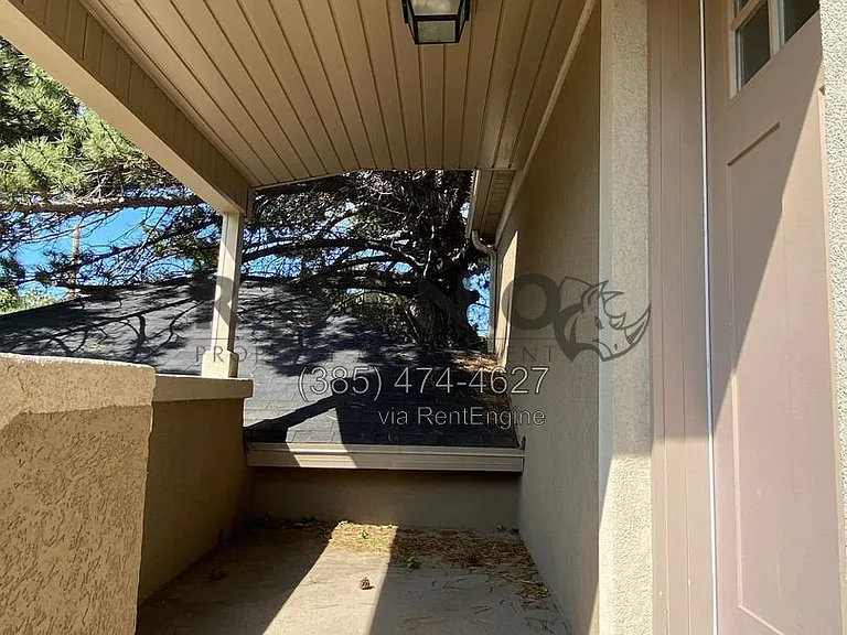 2885 Van Buren Ave #2 — Photo 8