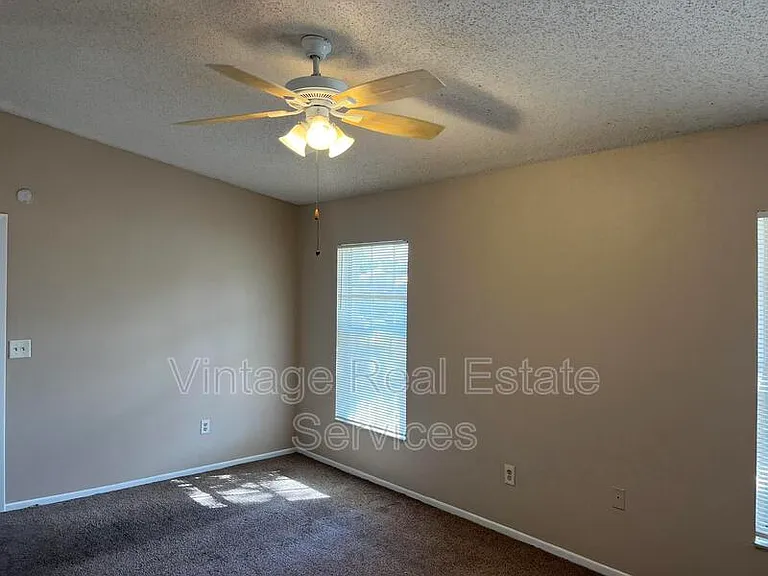 7708 Gulf Ct — Photo 15