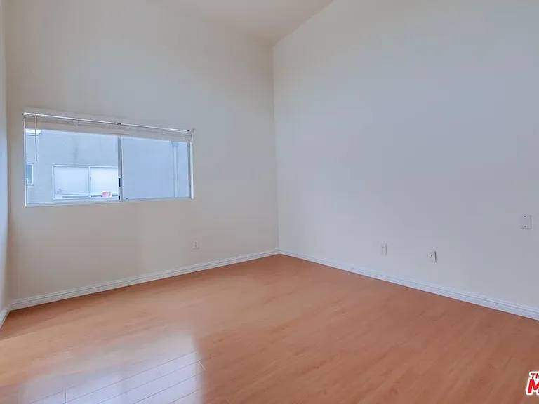 1077 W Kensington Rd #3 — Photo 42