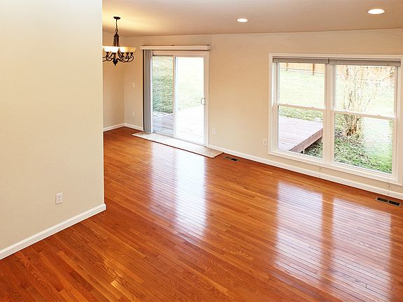 4th image of 730 Gentle Breeze Ct