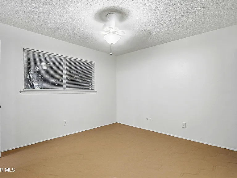 4609 Skylark Way — Photo 28