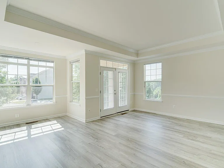 74 Pike Pl — Photo 8