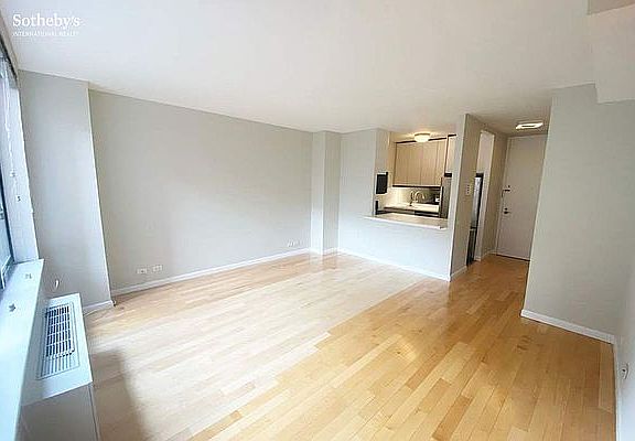 4th image of 250 W 89th St APT 14A