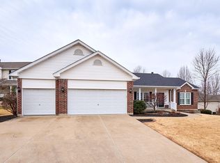 12 Canter Ct, Saint Peters, MO 63376