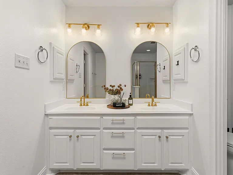 3610 Sadge Ln — Photo 32