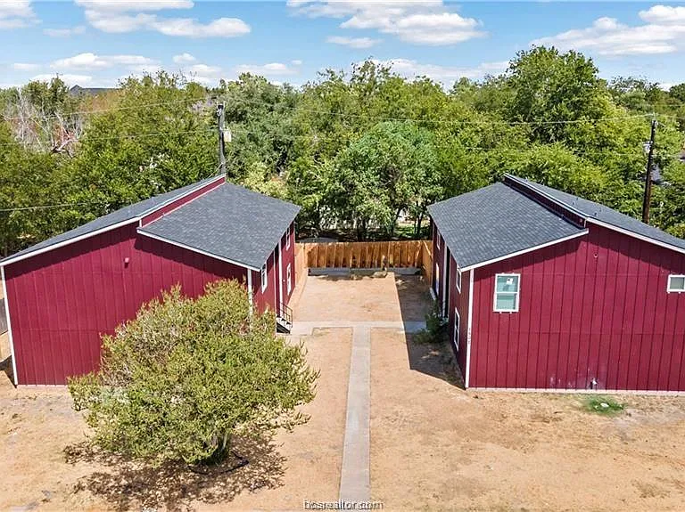 1504 Alpine Cir #B — Photo 2