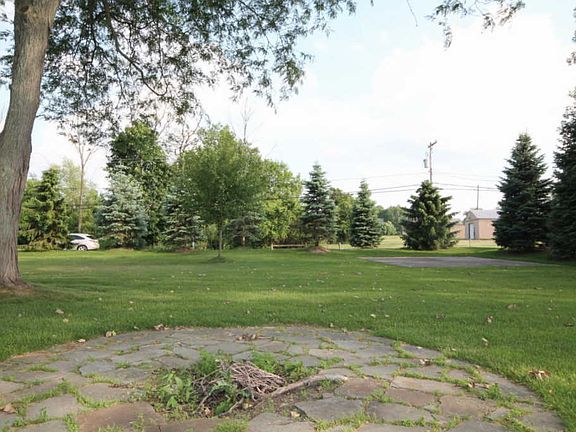 4th image of 3927 Woodhams Ave