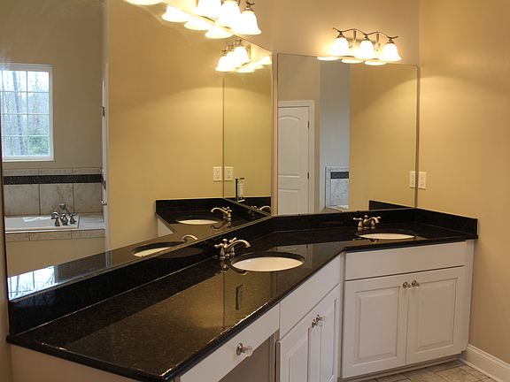 Double sink/vanity