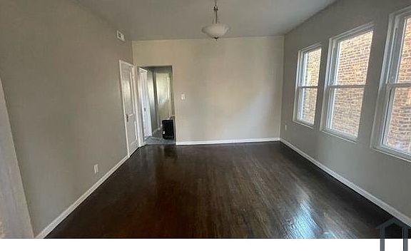 5th image of 7821 S Marshfield Ave #2