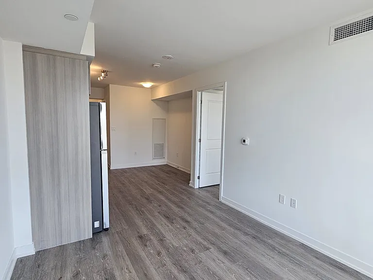 556 Marlee Ave #421 — Photo 6