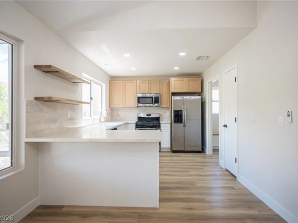 9009 Signal Terrace Dr, Las Vegas, NV 89134