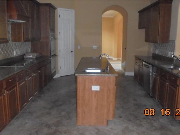 4th image of 22455 Oakville Dr
