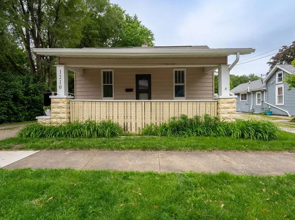 1210 N Madison St, Bloomington, IL 61701